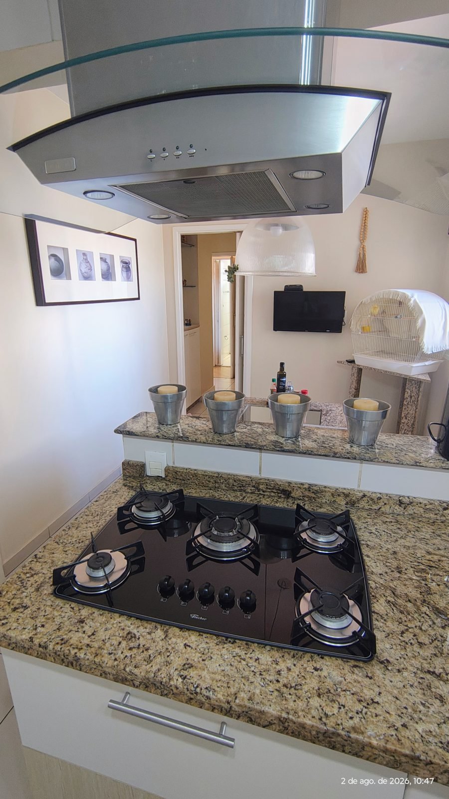Cozinha cooktop cinco bocas e coifa — apartamento de 170 m² no Vila Imperial Ipiranga