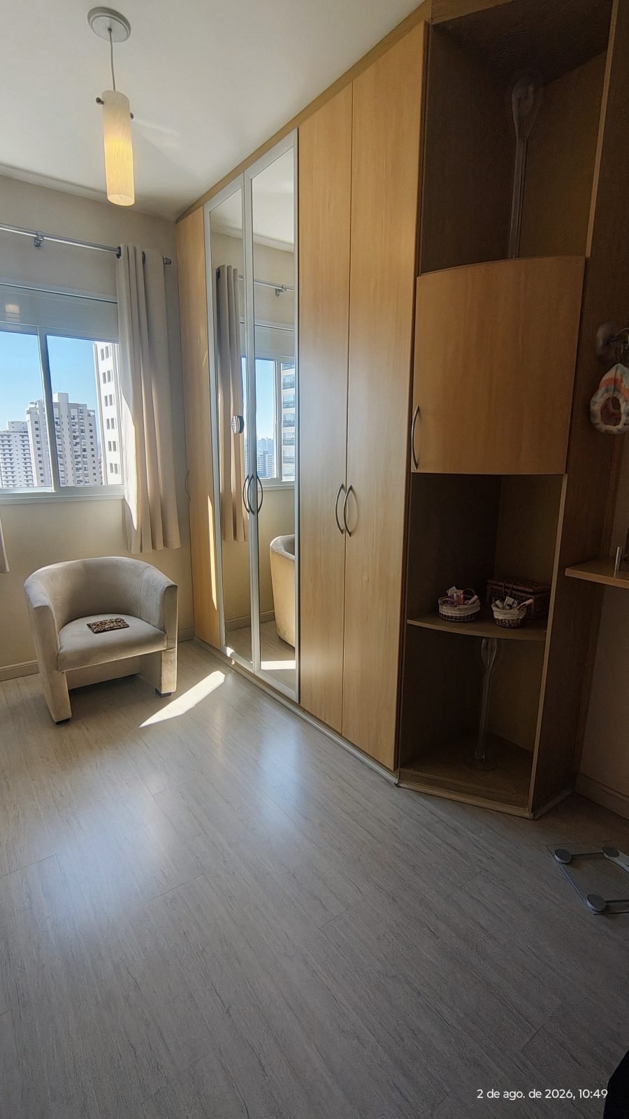Dormitorio com armarios e vista — apartamento de 170 m² no Vila Imperial Ipiranga