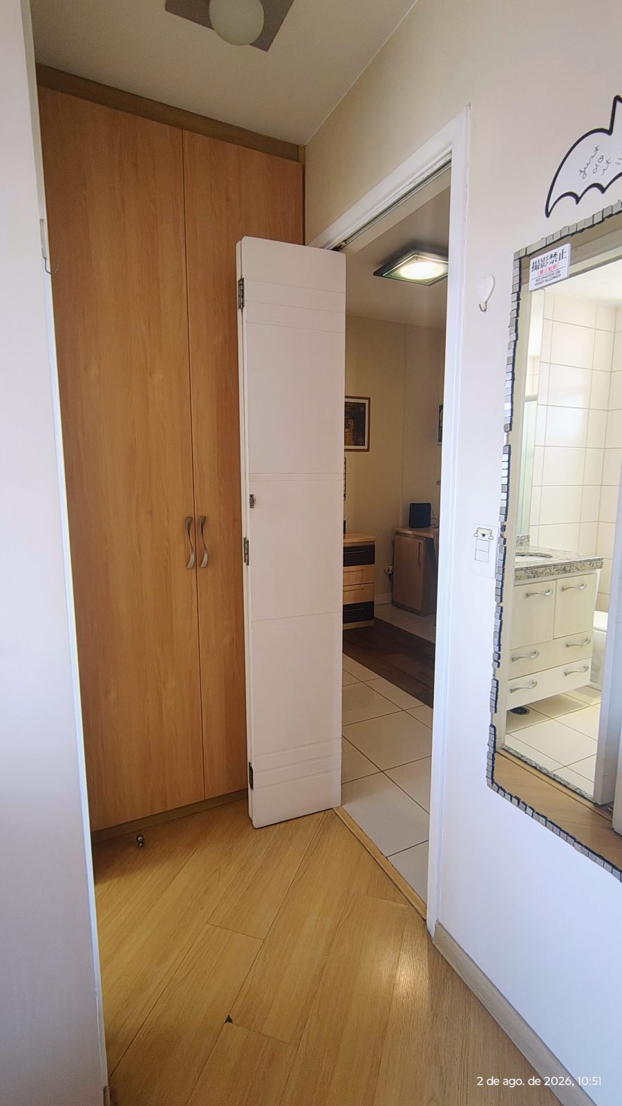 Closet corredor com armarios — apartamento de 170 m² no Vila Imperial Ipiranga