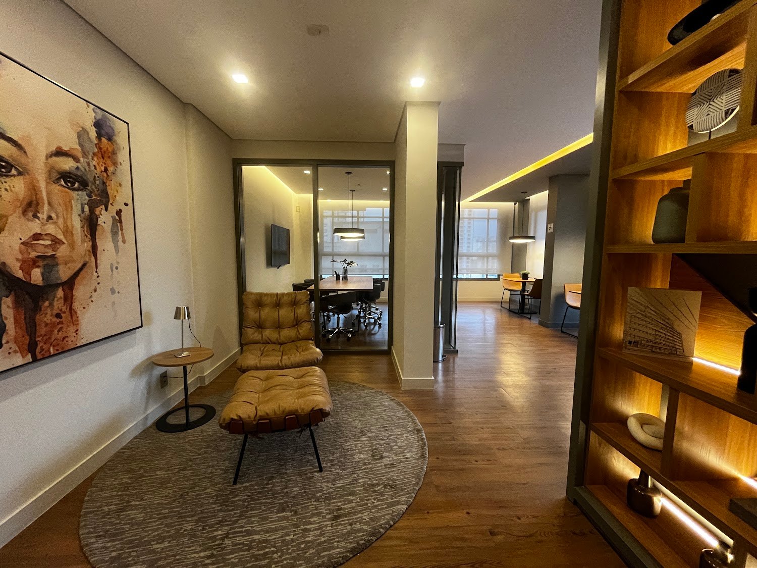 Foto real do lounge do Living Heredità Alto do Ipiranga