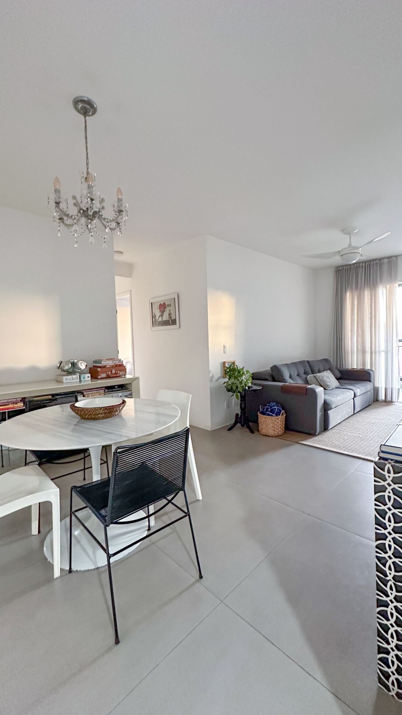 Living integrado  varanda no apartamento de 69,70 m2 do Voxy Ipiranga