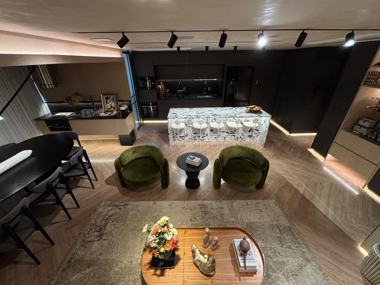 Living integrado com cozinha e ilha marmorizada do apartamento de 108 m² com projeto de interiores à venda no Las Villas Ipiranga, Av. Dom Pedro I, 773