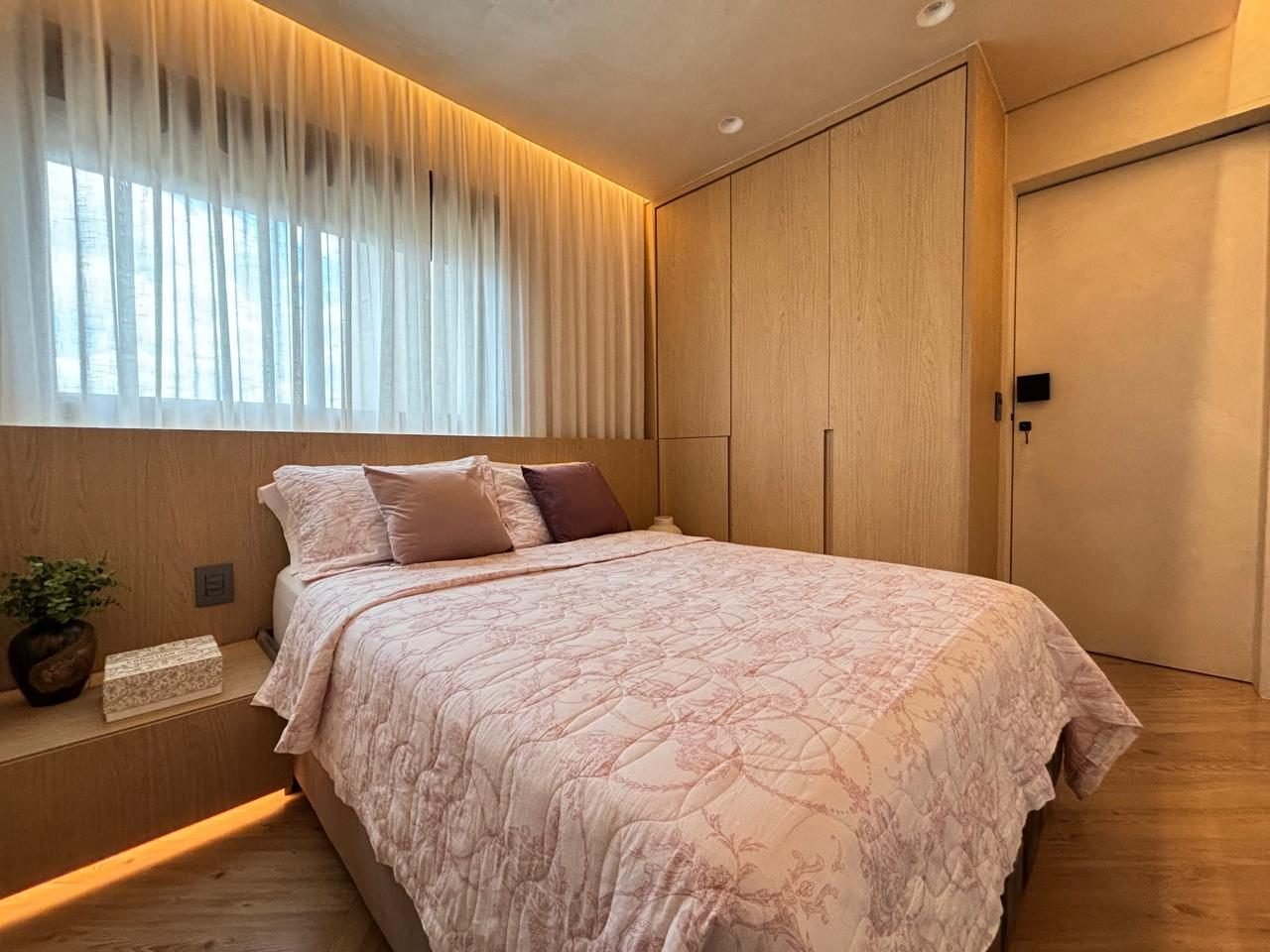 Quarto com armários planejados